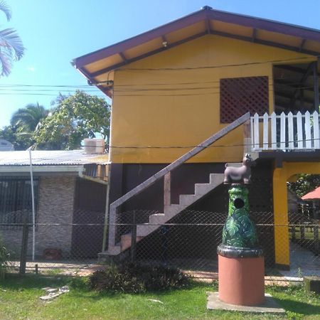 Cabinas Miss Miriam 1 Тортугеро Экстерьер фото