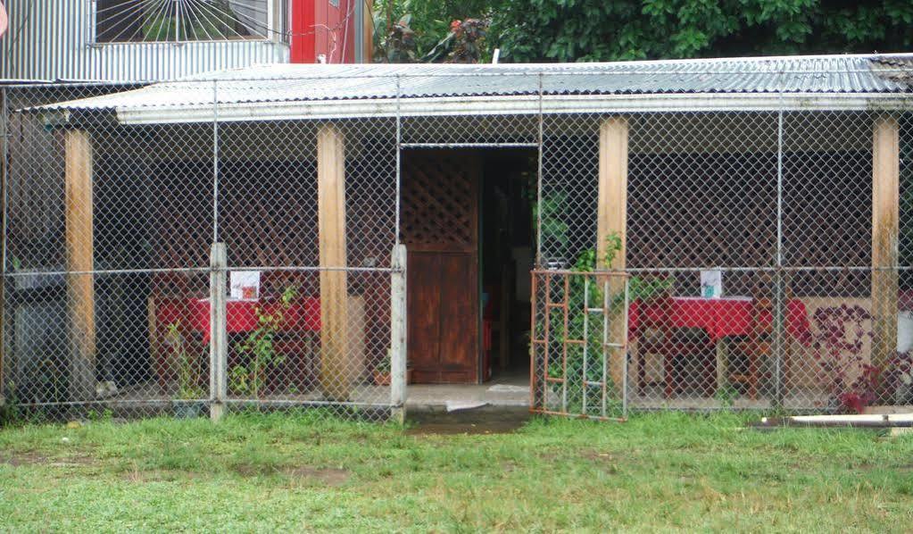 Cabinas Miss Miriam 1 Тортугеро Экстерьер фото